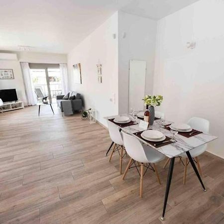 Design Apartment With Swimming Pool Near The Beach Атина Екстериор снимка