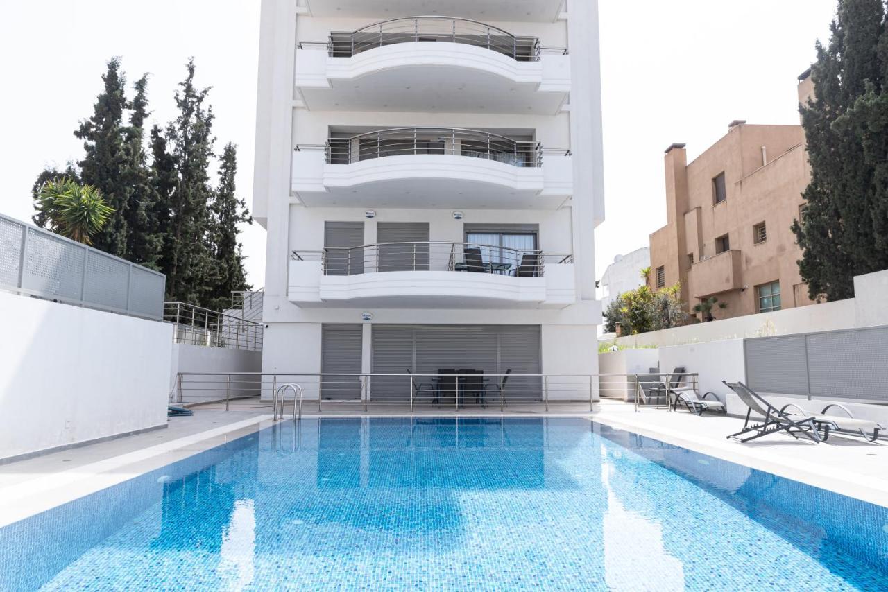 Design Apartment With Swimming Pool Near The Beach Атина Екстериор снимка