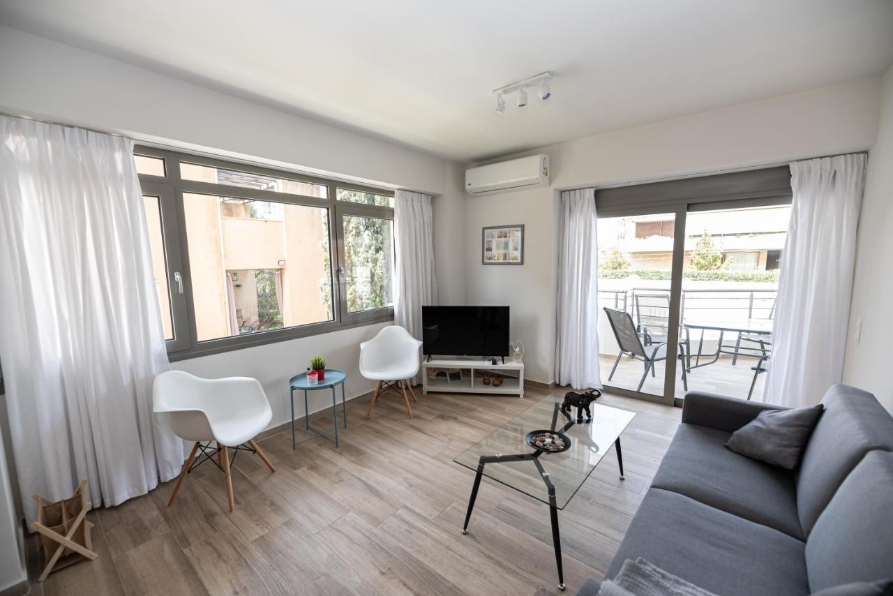 Design Apartment With Swimming Pool Near The Beach Атина Екстериор снимка