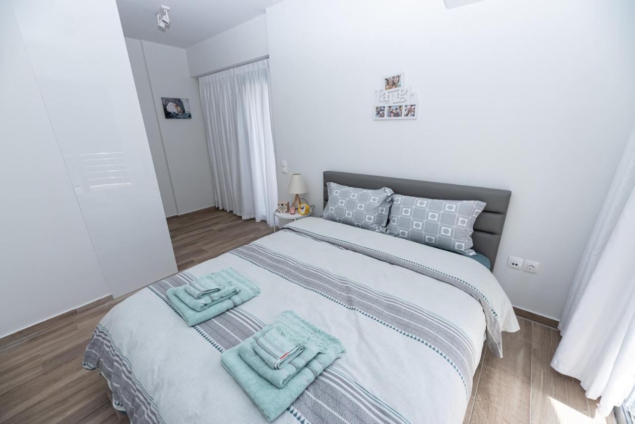 Design Apartment With Swimming Pool Near The Beach Атина Екстериор снимка