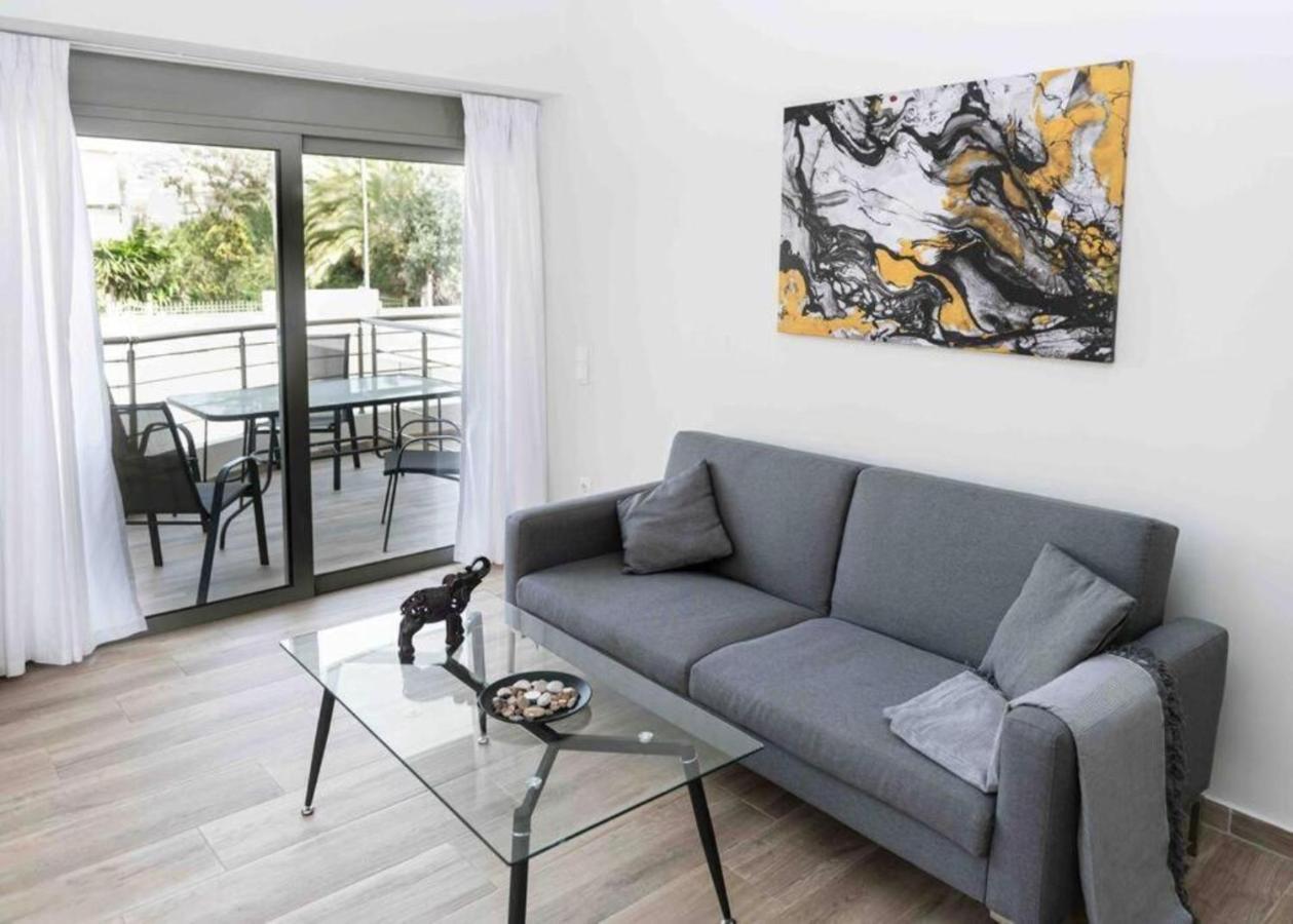 Design Apartment With Swimming Pool Near The Beach Атина Екстериор снимка